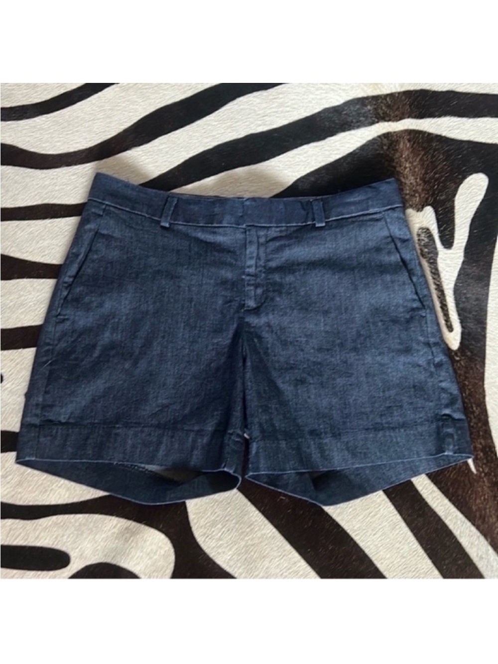Banana republic chambray shorts Sz 26/2 Blue Mid Rise